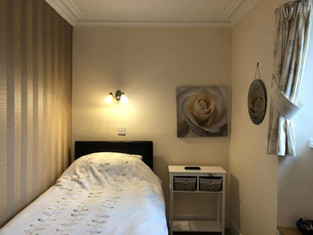 The Aberdeen Arms Hotel Tarves Eksteriør billede